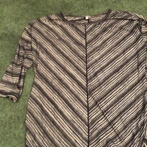 T by Talbots black and white shirt